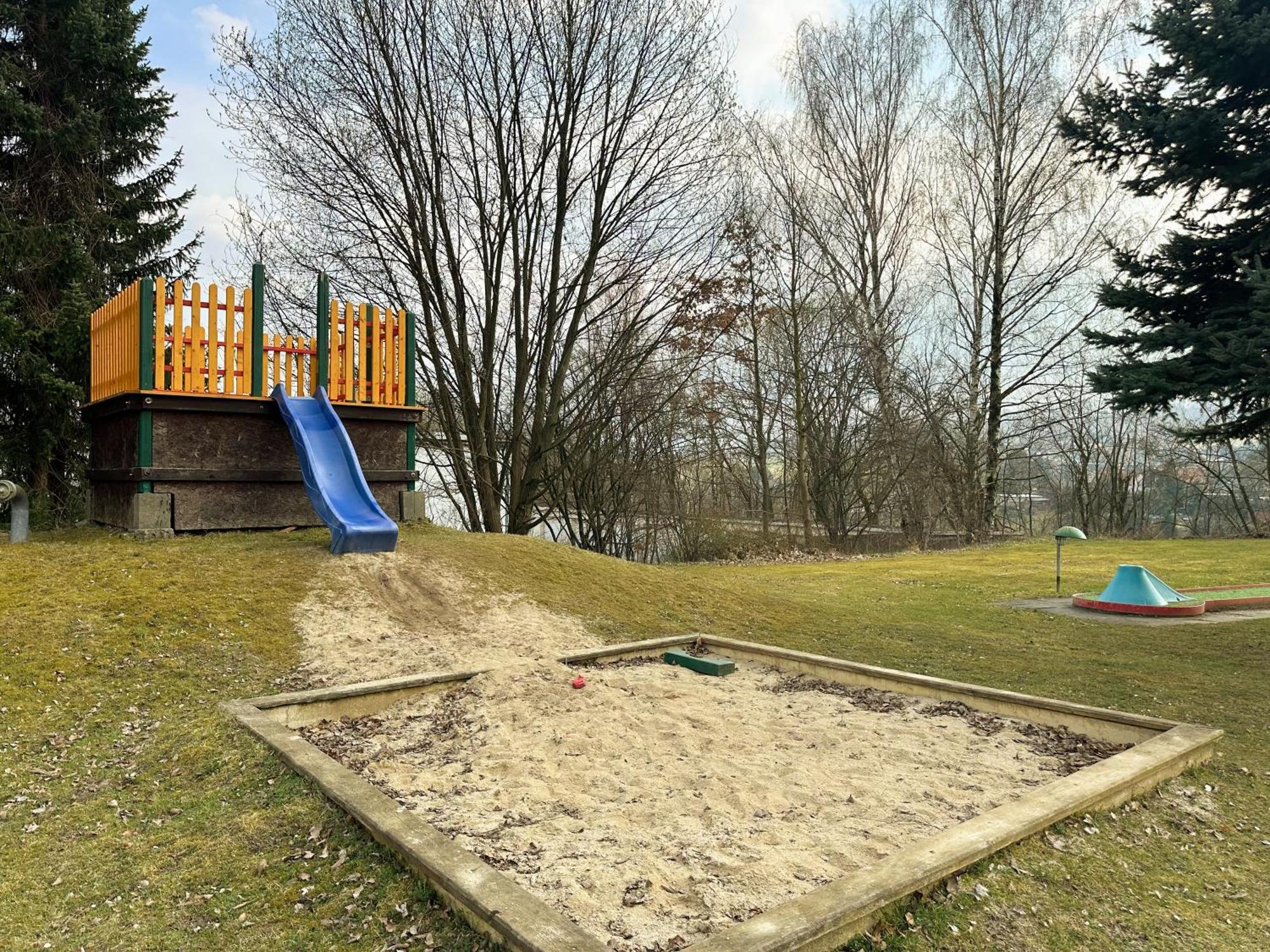 Hotel Am Laerchenberg I Fruehstueck, Wlan, Parkplatz Schirgiswalde-Kirschau Zewnętrze zdjęcie