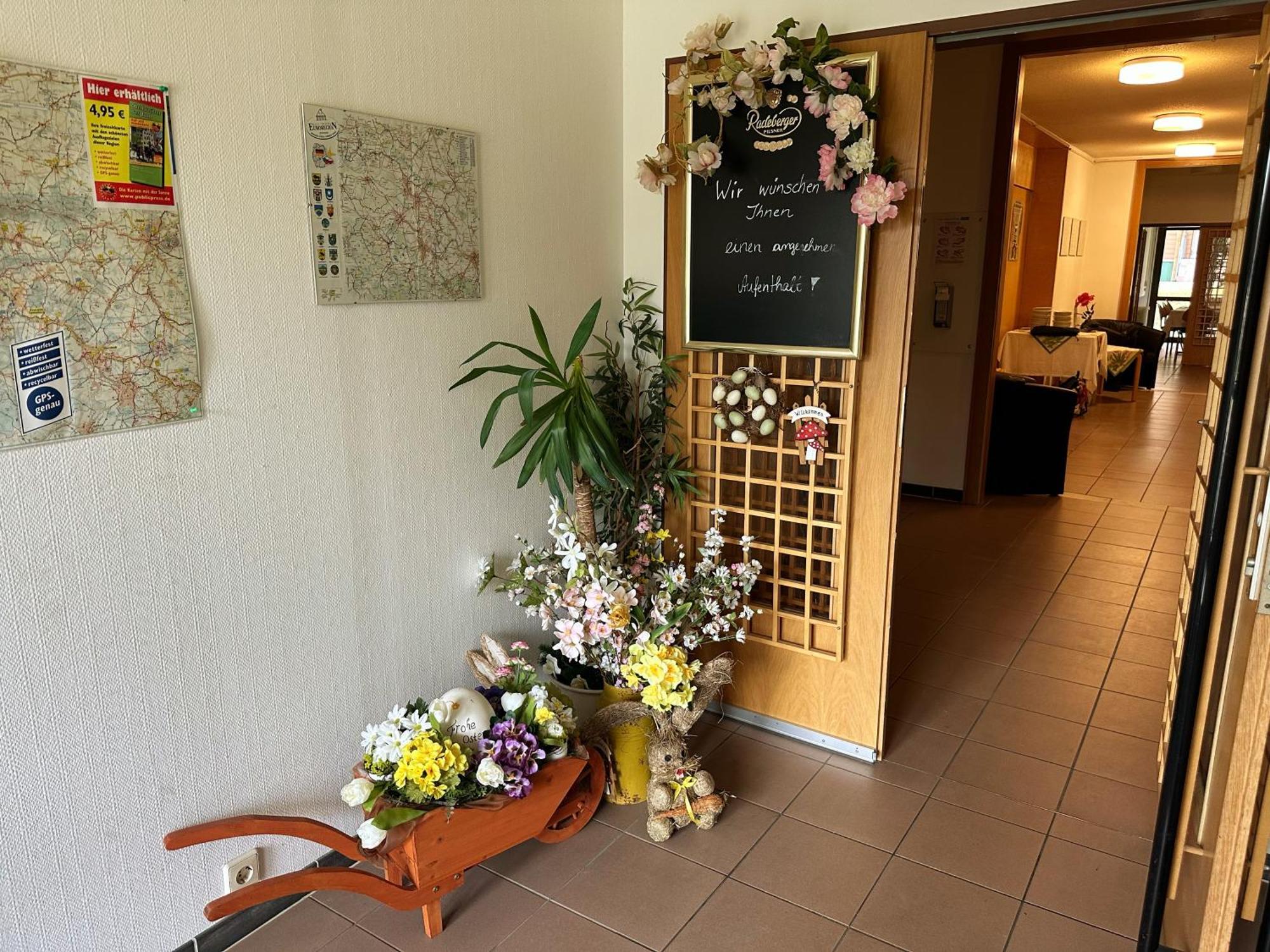 Hotel Am Laerchenberg I Fruehstueck, Wlan, Parkplatz Schirgiswalde-Kirschau Zewnętrze zdjęcie
