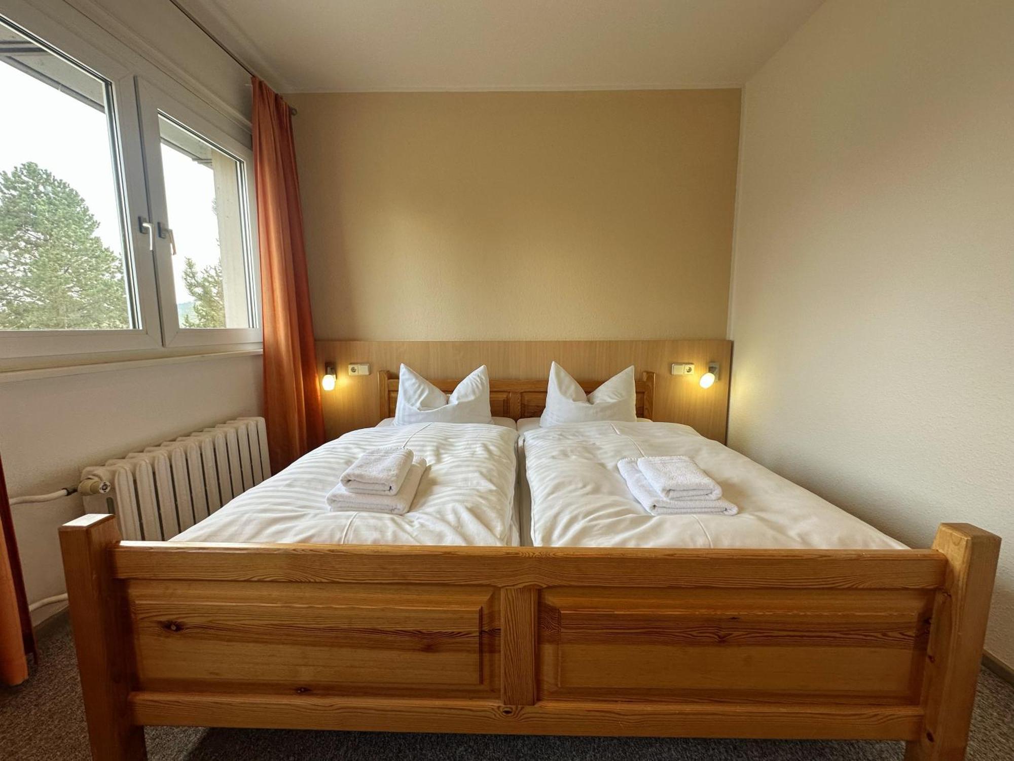 Hotel Am Laerchenberg I Fruehstueck, Wlan, Parkplatz Schirgiswalde-Kirschau Zewnętrze zdjęcie