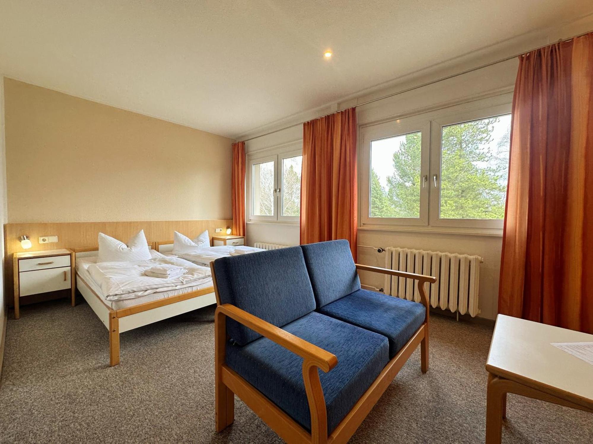 Hotel Am Laerchenberg I Fruehstueck, Wlan, Parkplatz Schirgiswalde-Kirschau Zewnętrze zdjęcie