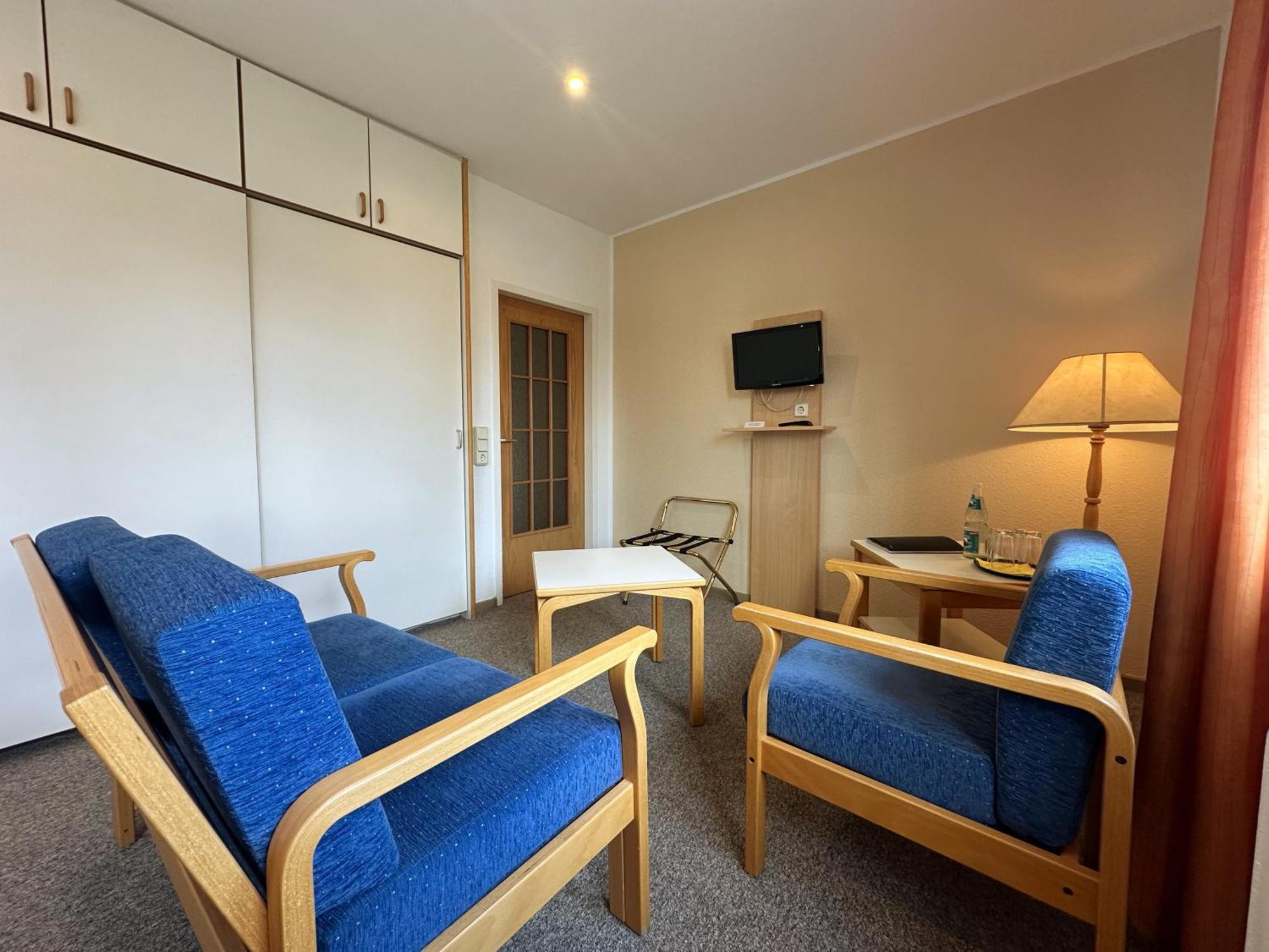 Hotel Am Laerchenberg I Fruehstueck, Wlan, Parkplatz Schirgiswalde-Kirschau Zewnętrze zdjęcie