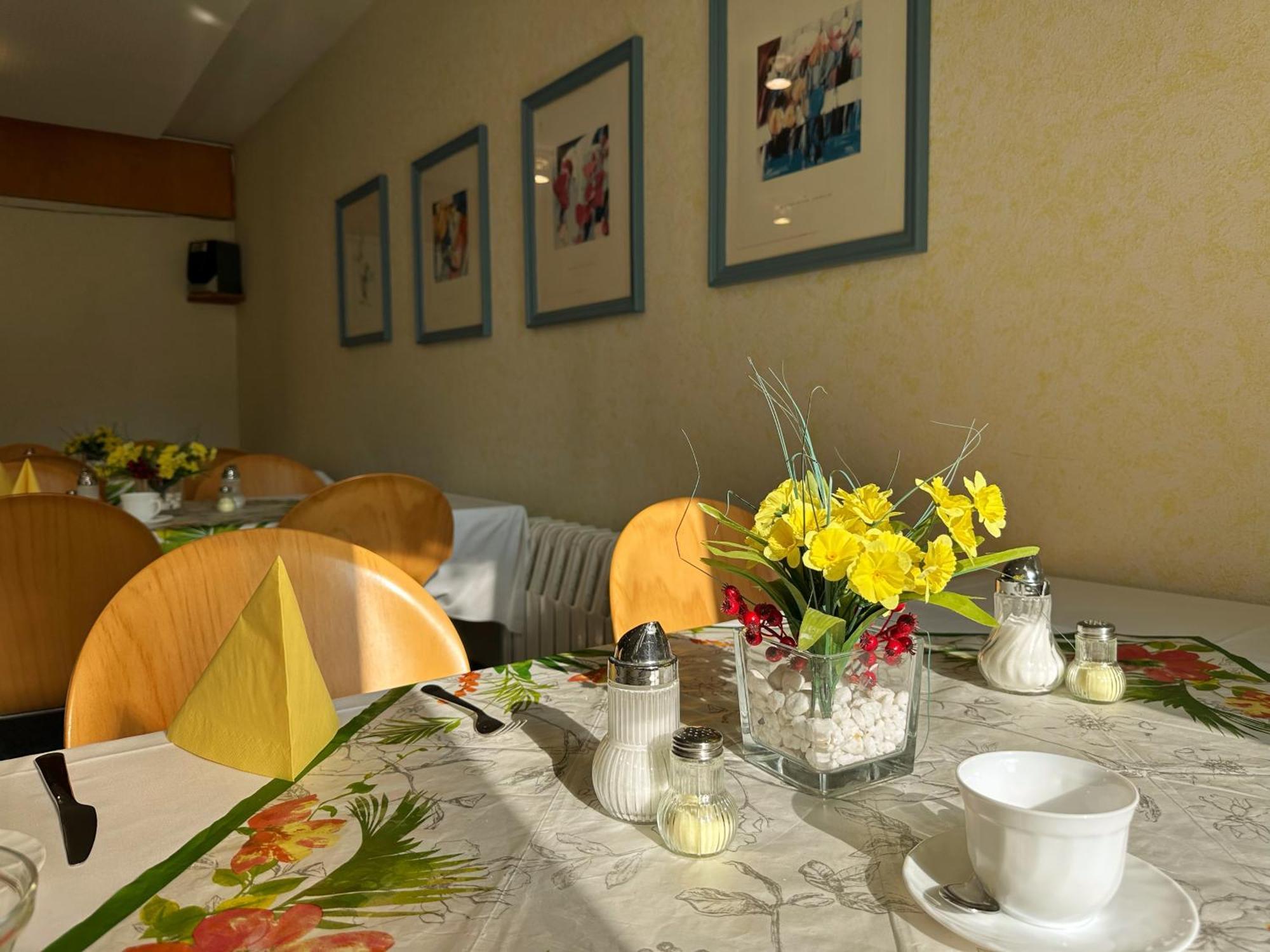Hotel Am Laerchenberg I Fruehstueck, Wlan, Parkplatz Schirgiswalde-Kirschau Zewnętrze zdjęcie