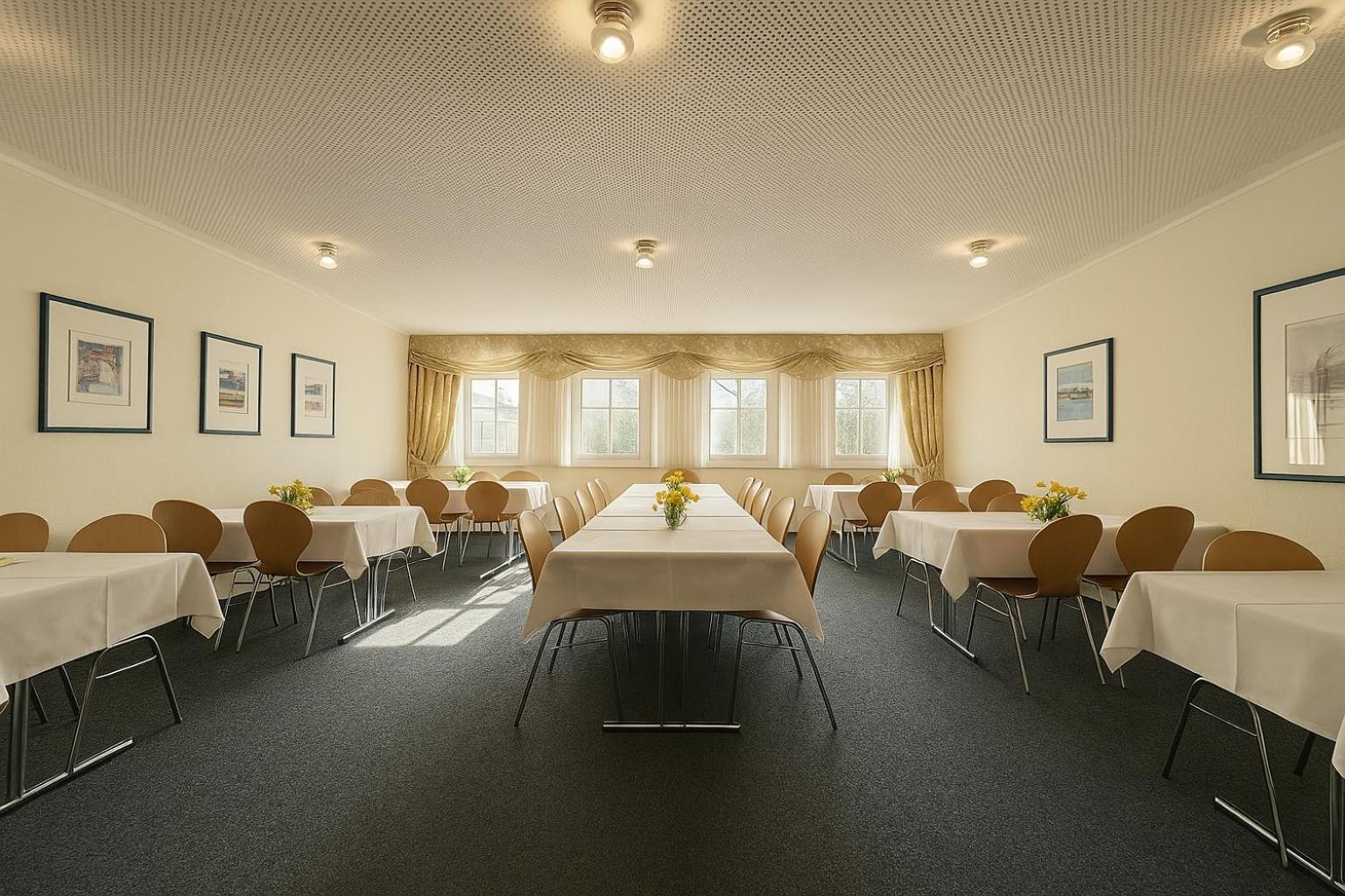 Hotel Am Laerchenberg I Fruehstueck, Wlan, Parkplatz Schirgiswalde-Kirschau Zewnętrze zdjęcie